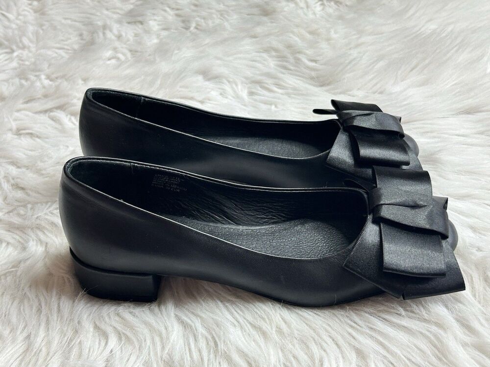Charleston Shoe Co. Women’s Charlotte Size 8 Black Leather Bow Flats Career
